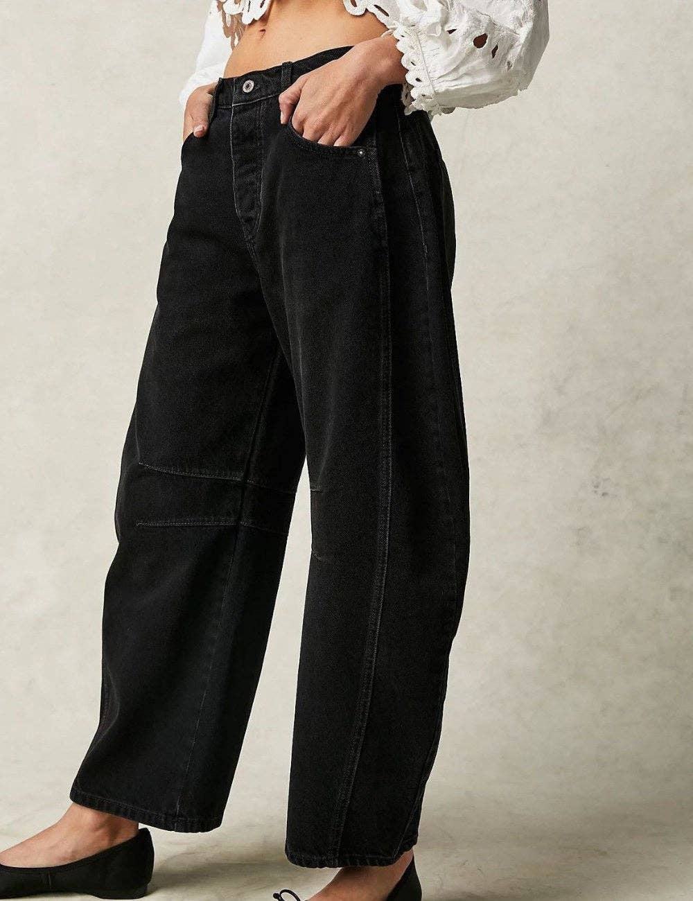 Mid Rise, Washed Loose Barrel Jeans